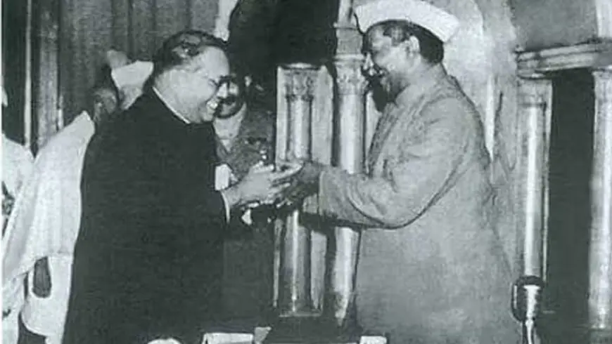 संविधान दिन: लोकशाहीचा आधारस्तंभ आणि राष्ट्रीय कर्तव्य (Constitution Day in Marathi)